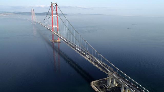 Στην Τουρκία εγκαινιάστηκε η μεγαλύτερη κρεμαστή γέφυρα στον κόσμο 